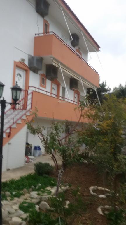Xenos Apartments Keratokambos Bagian luar foto